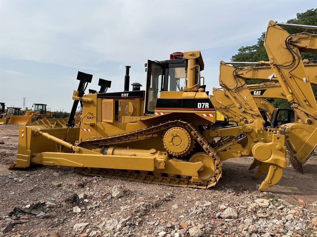 CAT D 7 R Kāpurķēžu buldozeri