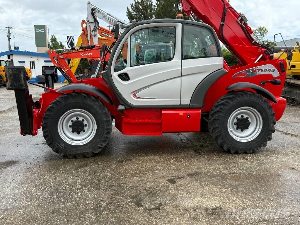 Manitou MT 1440 Teleskopiskie manipulatori