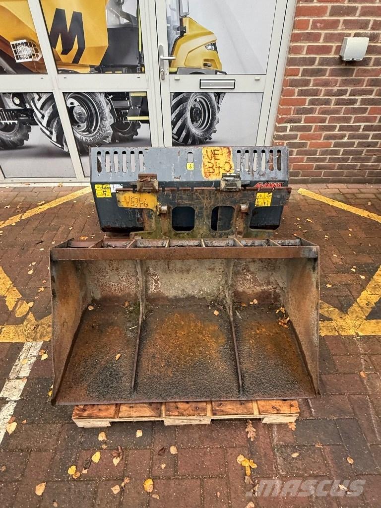 Avant 528 Mini iekrāvēji