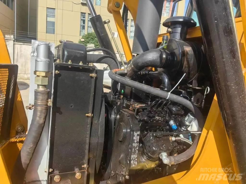 CAT 420 F Ekskavatori-iekrāvēji
