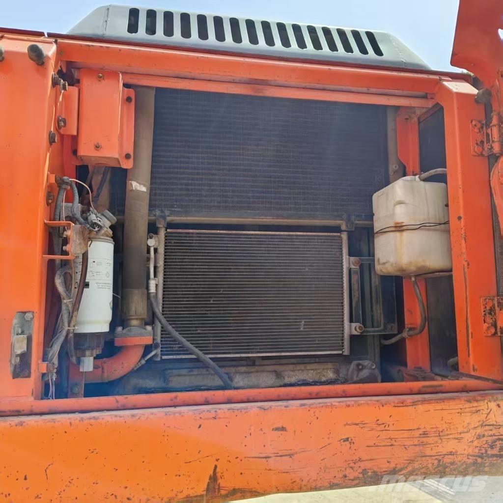 Doosan DX 300 LC Kāpurķēžu ekskavatori