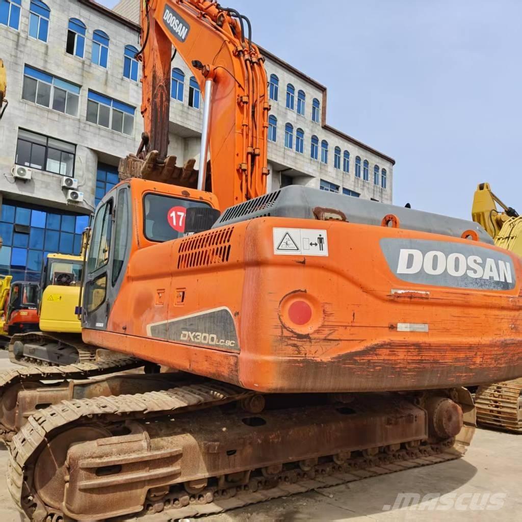 Doosan DX 300 LC Kāpurķēžu ekskavatori