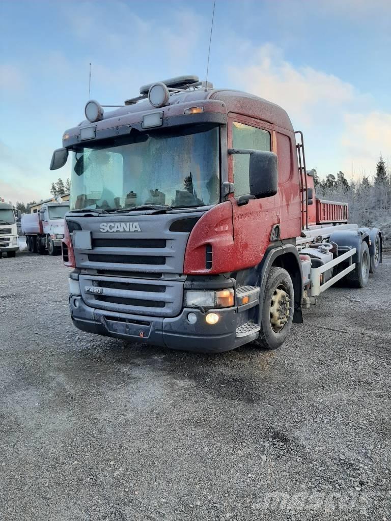 Scania P 420 Smagās mašīnas ar konteineriem
