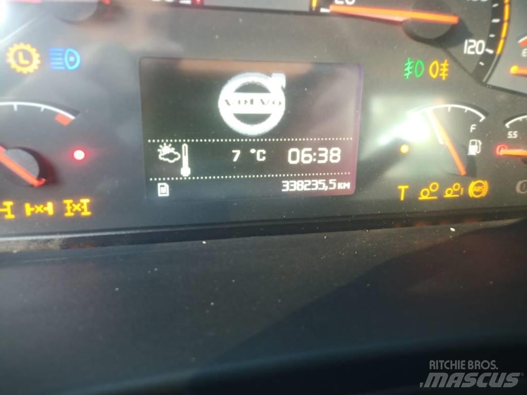 Volv FM 330 Kabeļu pacēlājs nomontējamām kravas mašīnām