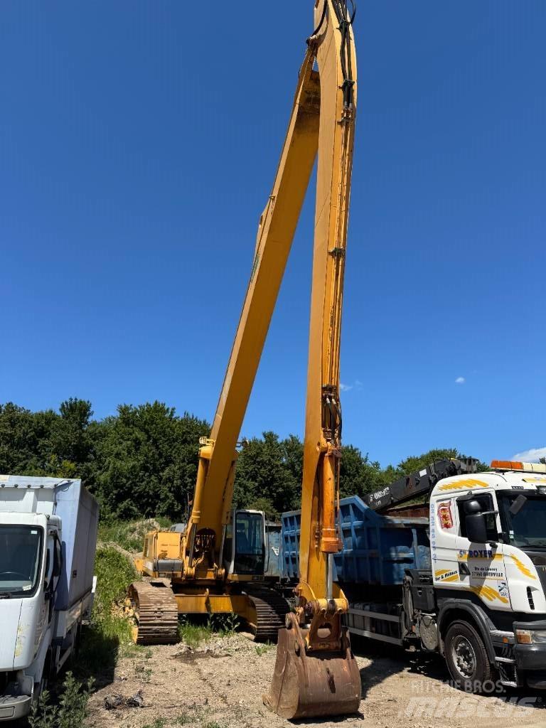 Liebherr 954 Ekskavatori tālās sniedzamības darbiem