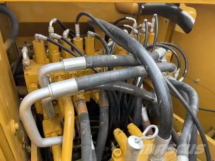 CAT 320 C Kāpurķēžu ekskavatori