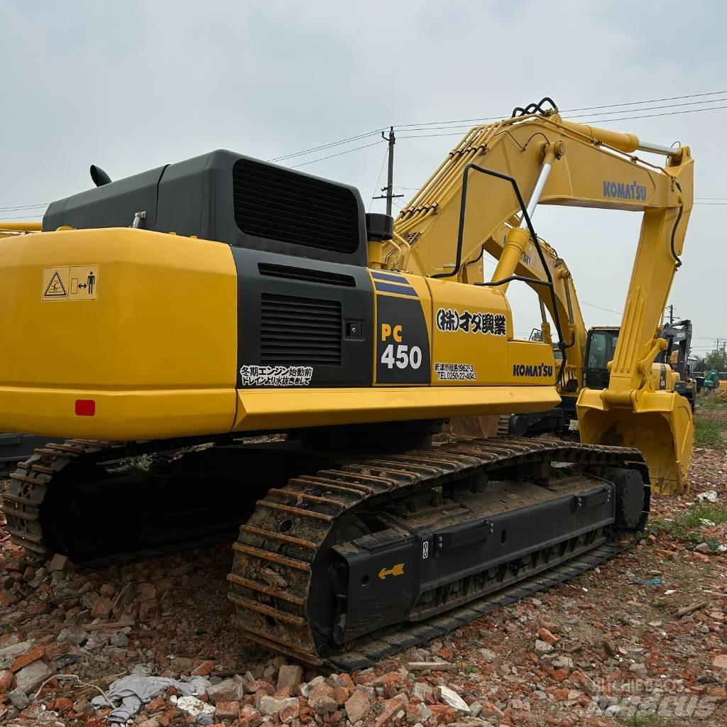 Komatsu 450 Kāpurķēžu ekskavatori