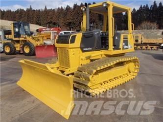 Komatsu D31PX-21 Kāpurķēžu buldozeri