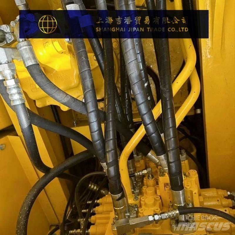 Komatsu PC 220 Kāpurķēžu ekskavatori