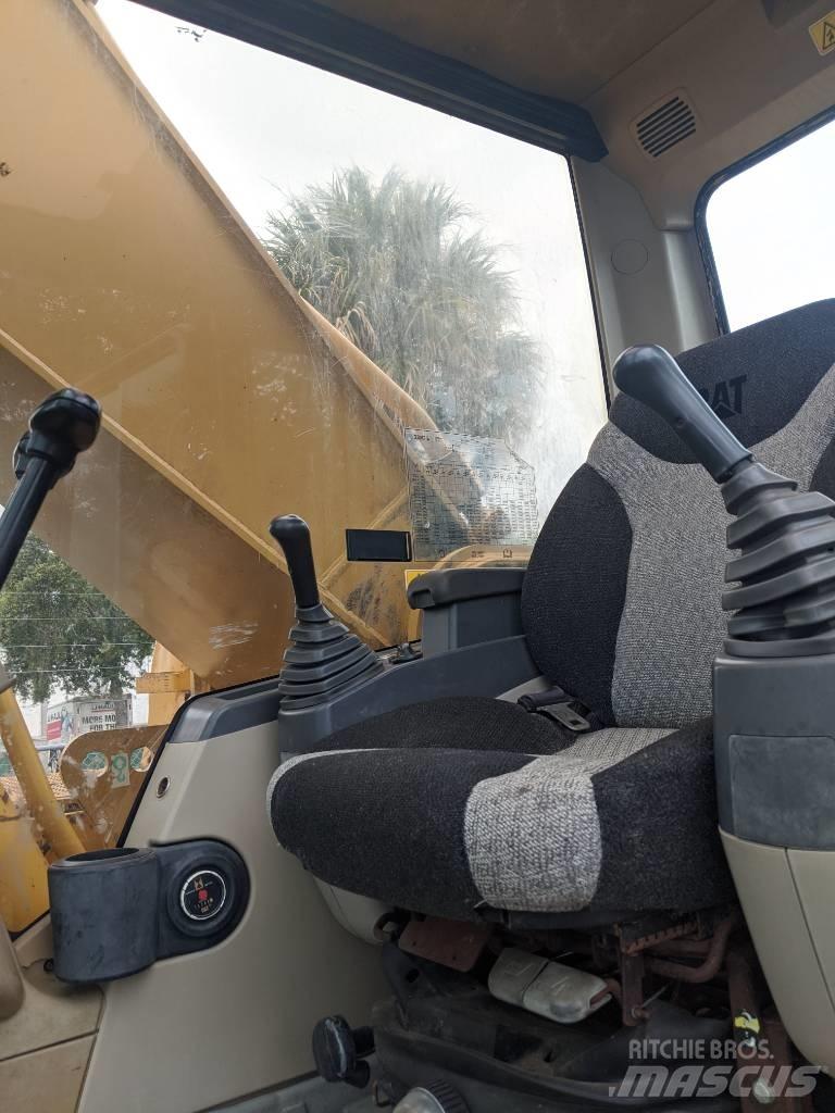 CAT 330CL Kāpurķēžu ekskavatori