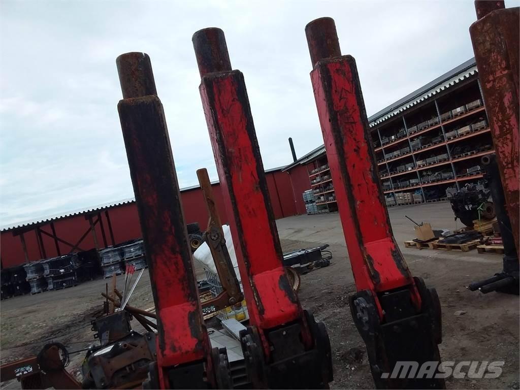 Komatsu 895 Citas sastāvdaļas