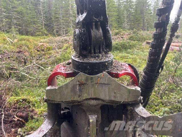 Komatsu 951 Harvesteri