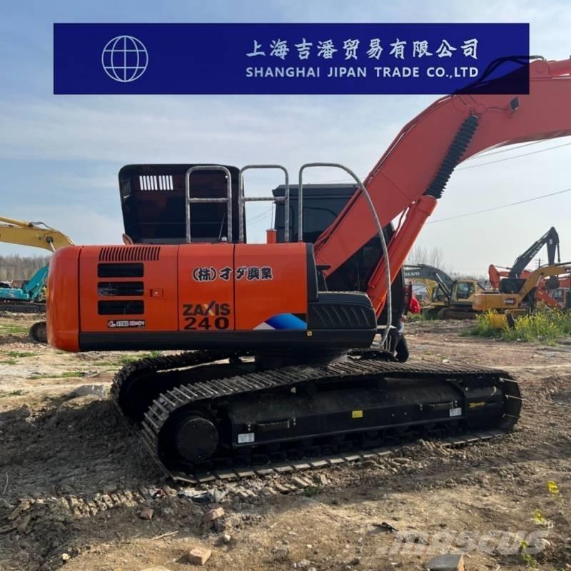 Hitachi ZX 240 Kāpurķēžu ekskavatori