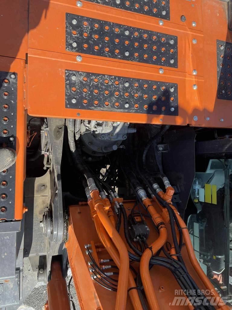 Hitachi ZX300LC-7 Kāpurķēžu ekskavatori