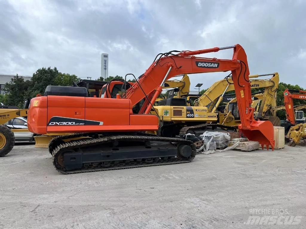 Doosan DX 300 Kāpurķēžu ekskavatori