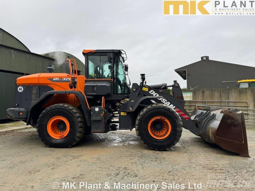 Doosan DL 320-7 Iekrāvēji uz riteņiem