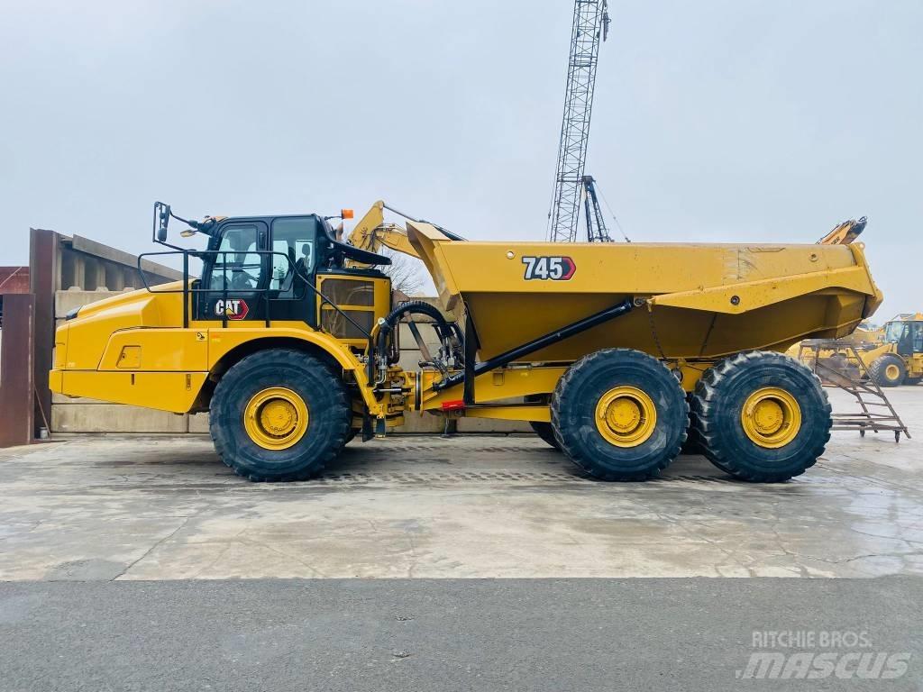 CAT 745 Artikulētie pašizgāzēji