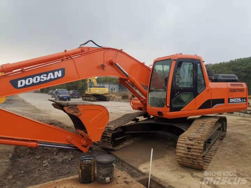 Doosan DH225LC-9 Kāpurķēžu ekskavatori