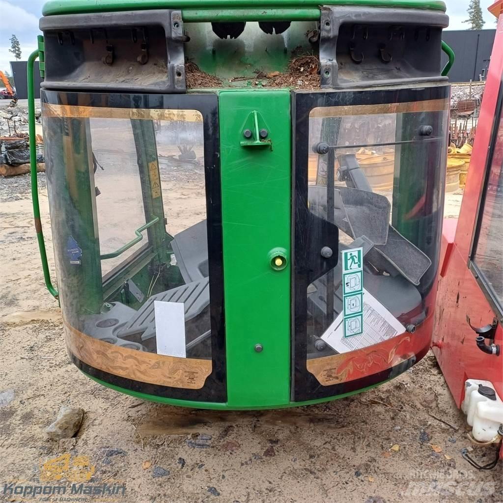 John Deere 1270e Kabīnes un interjers