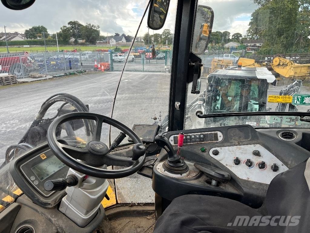 JCB 434s Lauksaimniecības pacēlāji