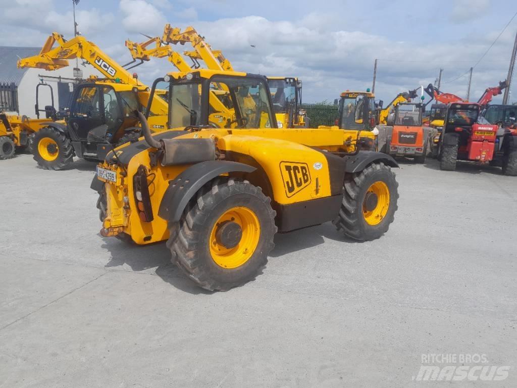 JCB 526-56 Lauksaimniecības pacēlāji