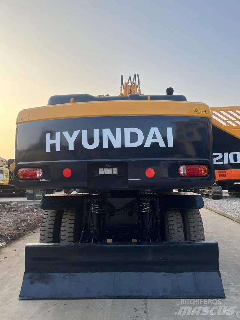 Hyundai R210W-9 Ekskavatori uz riteņiem