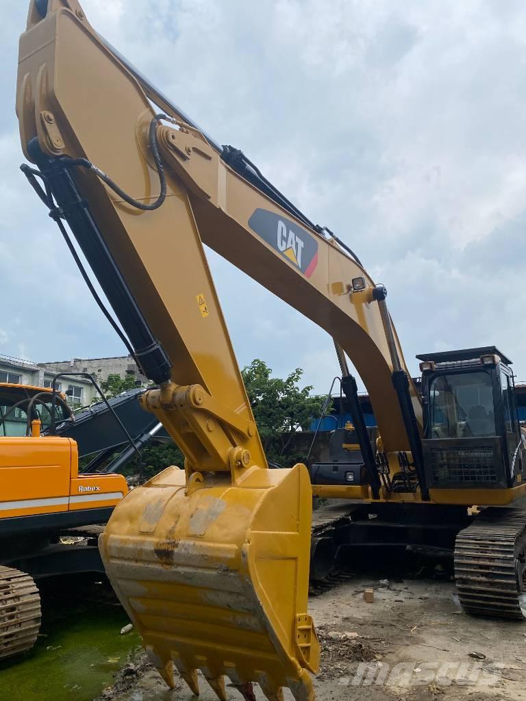 CAT 330 D Kāpurķēžu ekskavatori