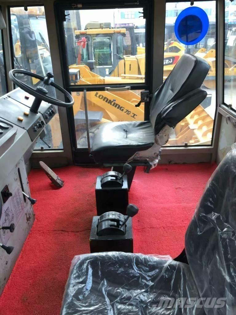 XCMG XP301 Pneimatiskie veltņi