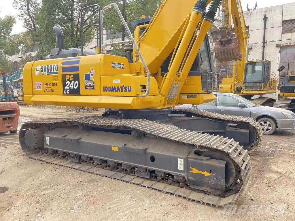 Komatsu PC240-8 Kāpurķēžu ekskavatori