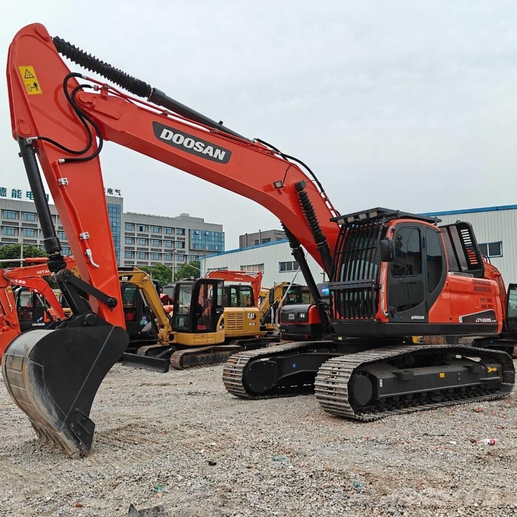 Doosan DX 225 LCA Kāpurķēžu ekskavatori