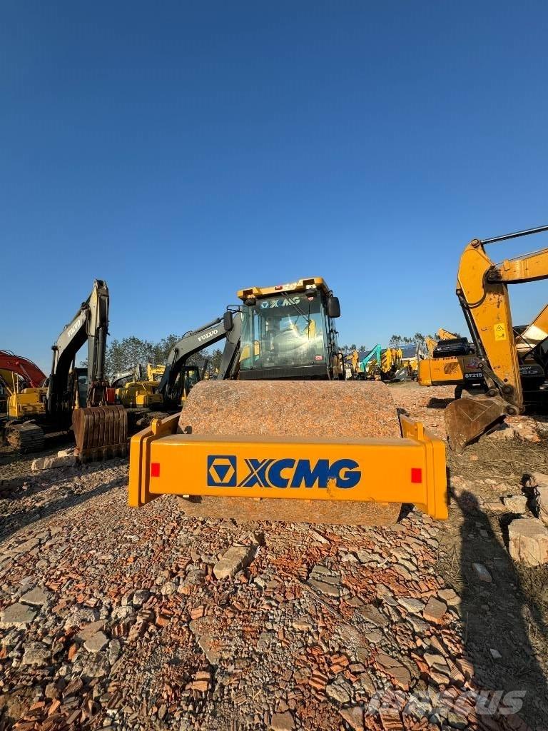 XCMG XS 263 J Vienvalča grunts veltņi