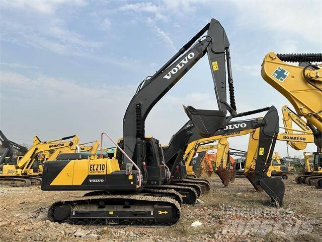 Volvo EC210 Kāpurķēžu ekskavatori