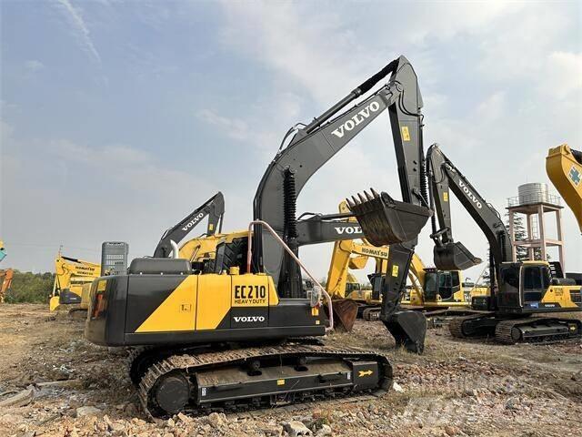 Volvo EC210 Kāpurķēžu ekskavatori