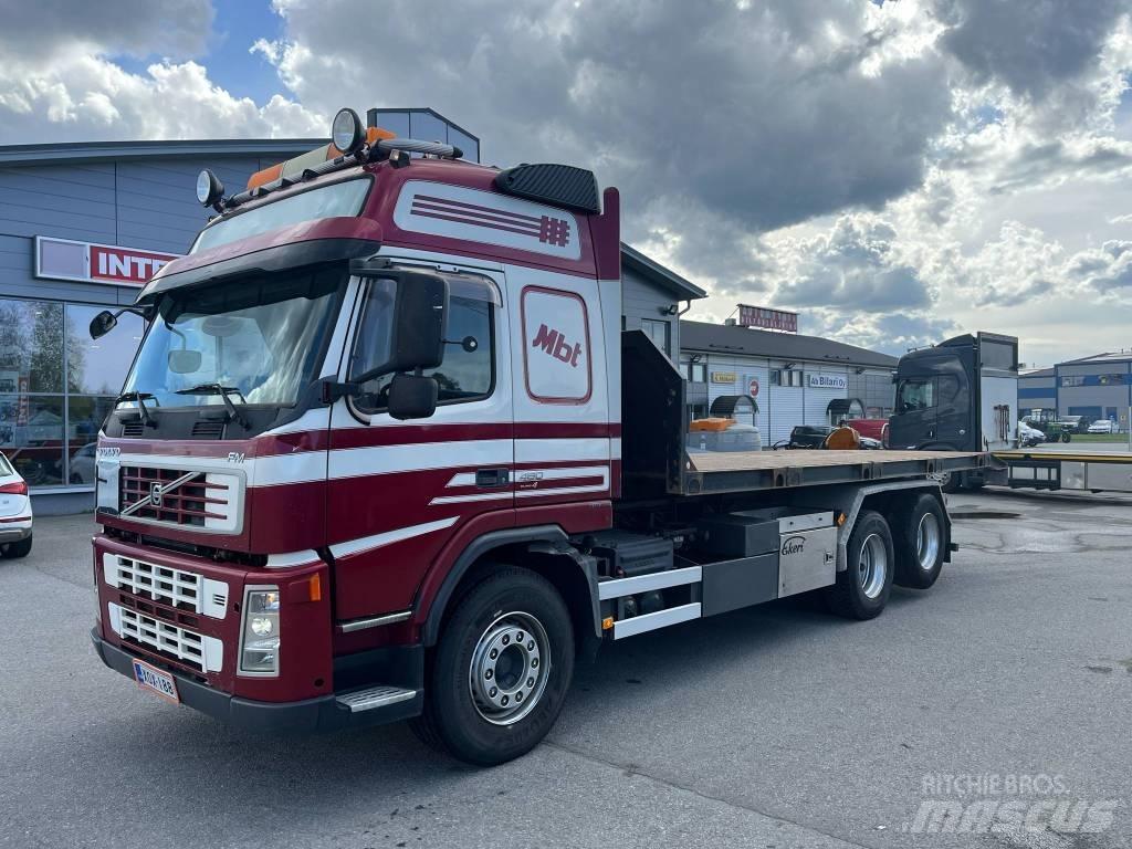 Volvo FM 480 6x2 Treileri ar āķi