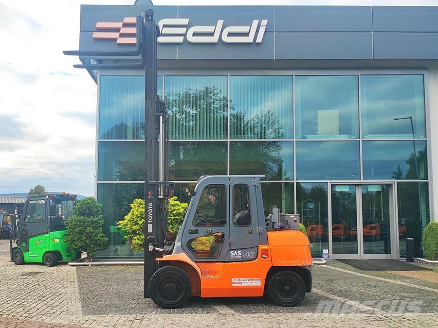 Toyota 02-7FD35 Tehnika ar dīzeļa dzinēju