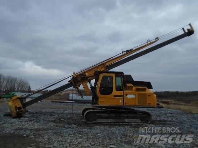 John Deere 200 LC Atzarotāji