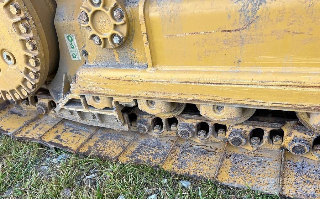 CAT D 4 Kāpurķēžu buldozeri