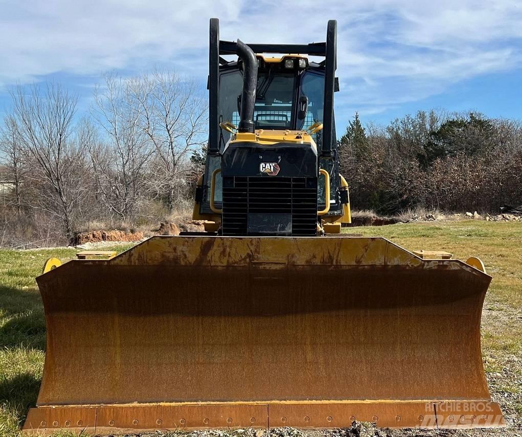 CAT D 4 Kāpurķēžu buldozeri