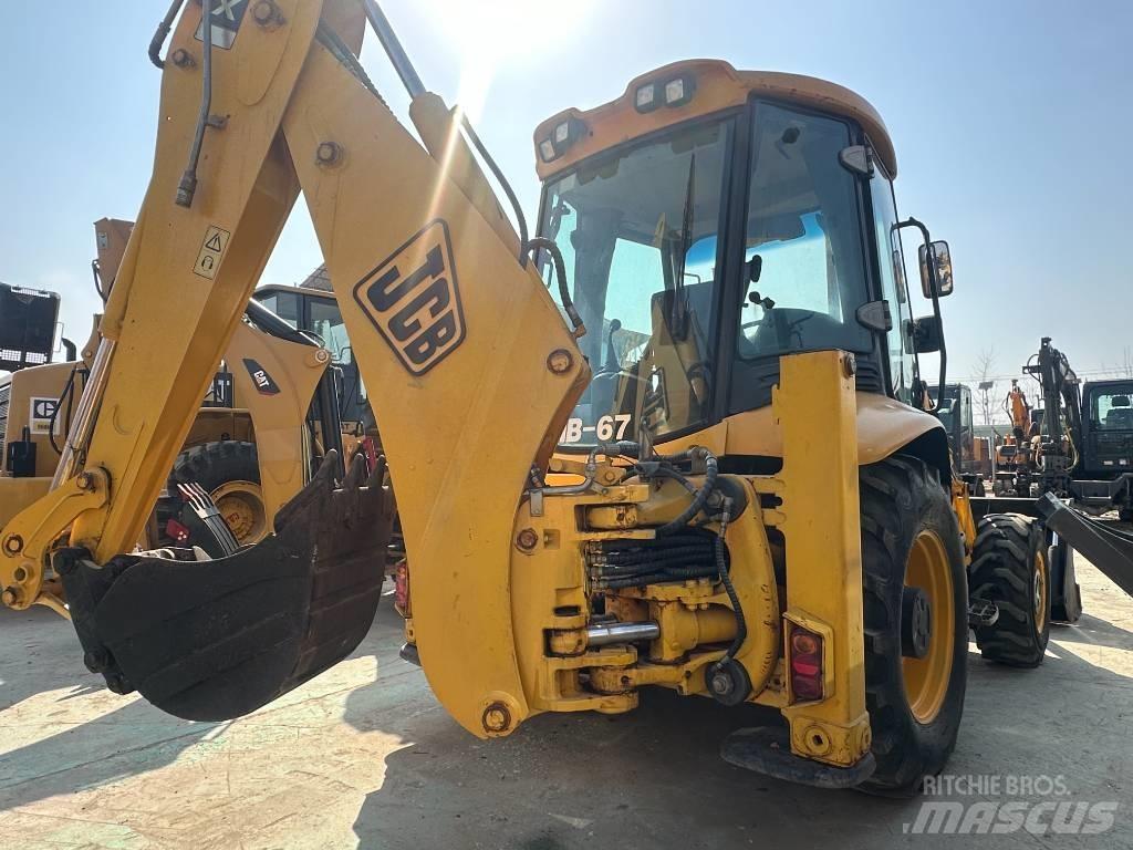 JCB 3 CX Iekrāvēji uz riteņiem