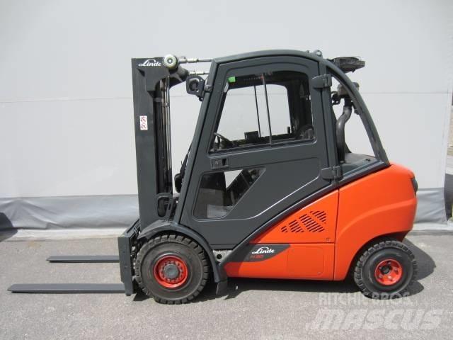 Linde H 30 D-03 Tehnika ar dīzeļa dzinēju