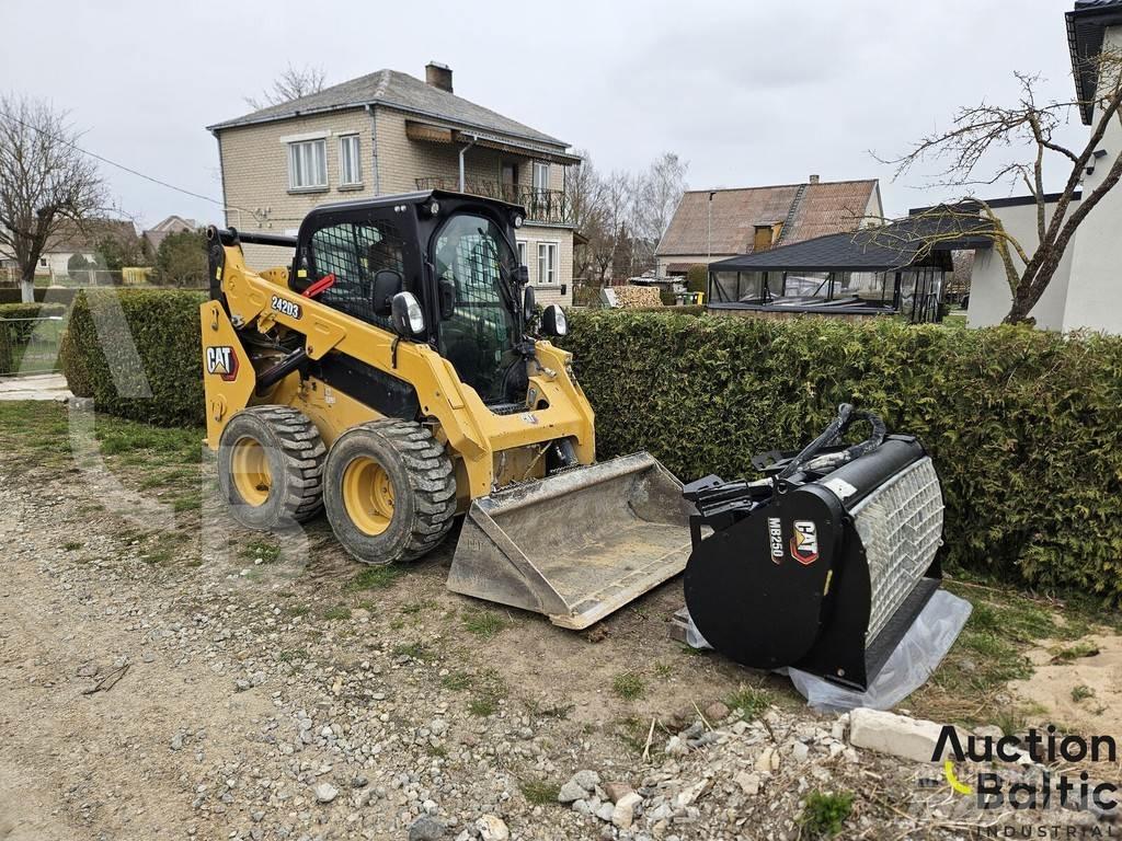 CAT 242 D 3 Lietoti riteņu kompaktiekrāvēji