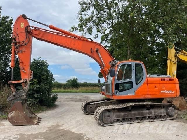 Doosan DX 225 LC Kāpurķēžu ekskavatori