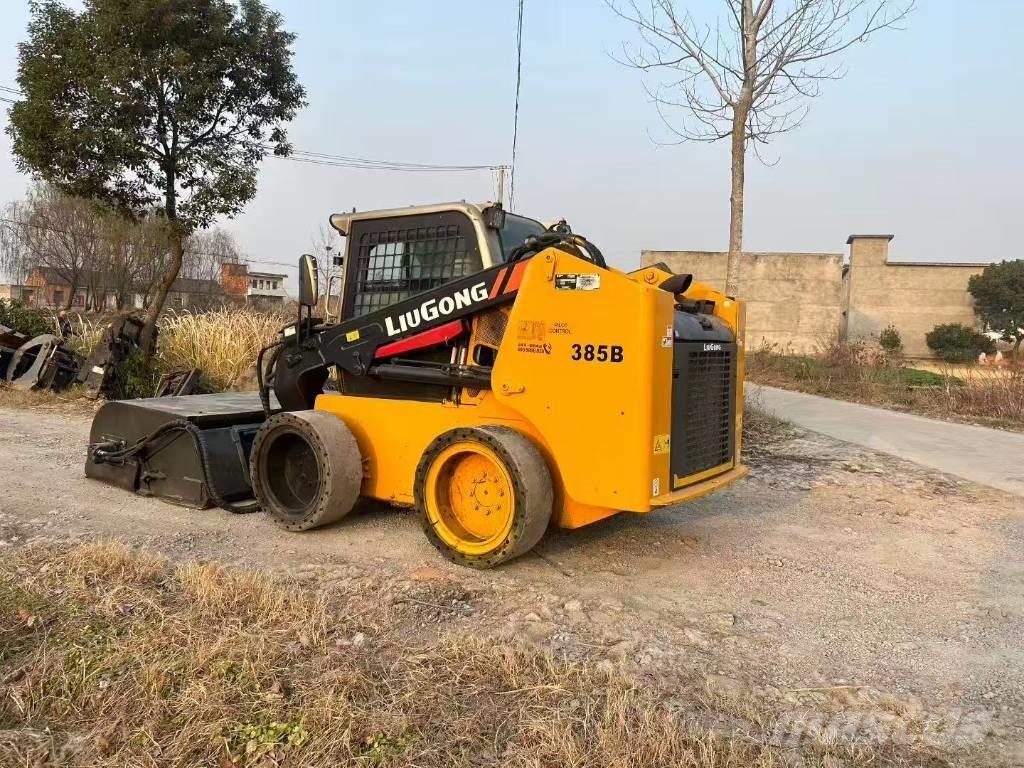 LiuGong 385 B Lietoti riteņu kompaktiekrāvēji