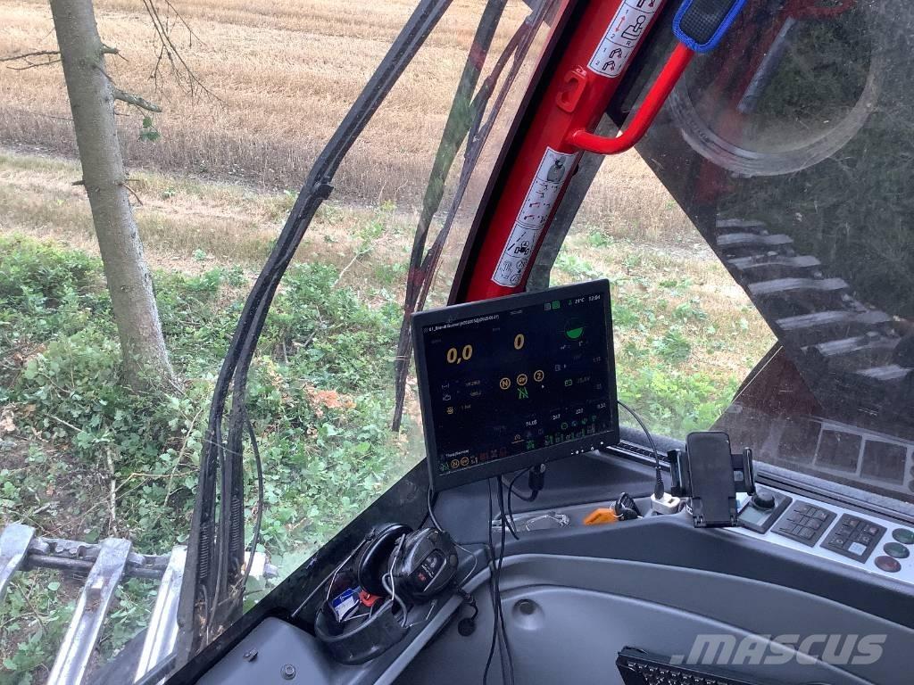 Komatsu 951 Harvesteri