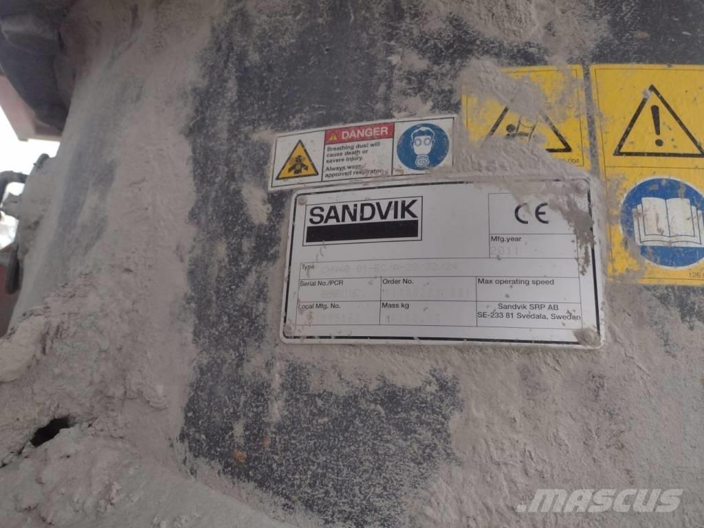 Sandvik UH 450 E Mobilie drupinātāji
