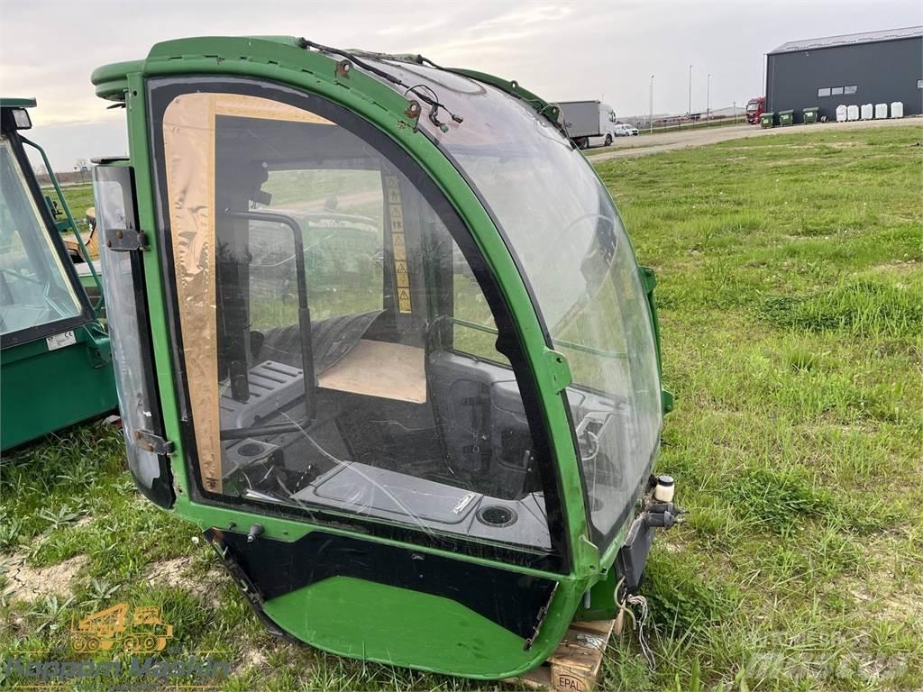 John Deere 1470E Kabīnes un interjers