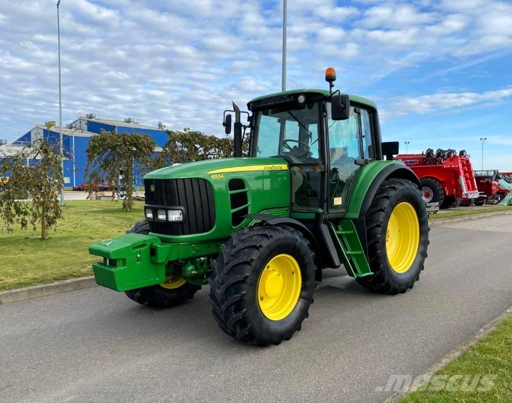 John Deere 6534 Traktori