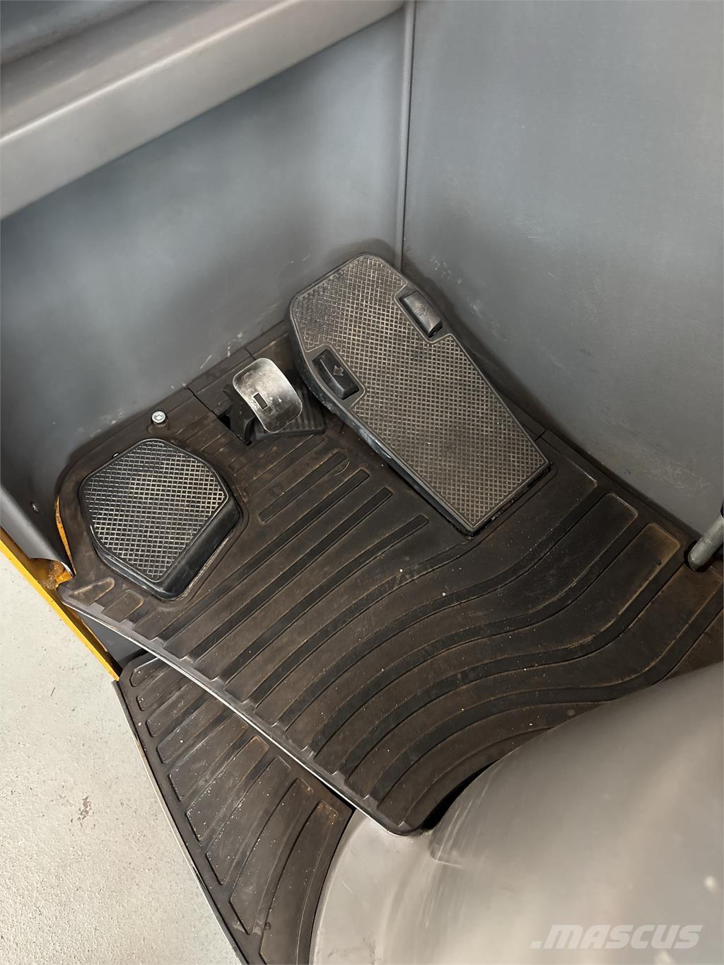 Atlet UMS200 Lielaugstuma pārvadātājs