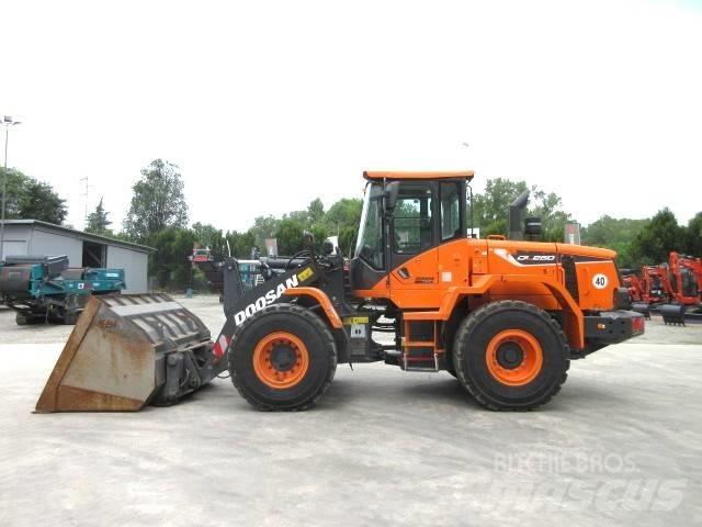 Doosan DL250-5 Iekrāvēji uz riteņiem
