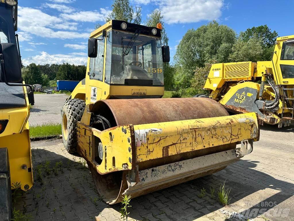 Bomag BW 211 D-4 Vienvalča grunts veltņi